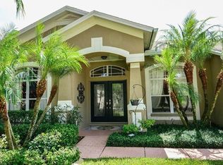 2815 Laurel Leaf Dr, Valrico, FL 33594