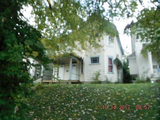2nd image of 208 S Mulberry St