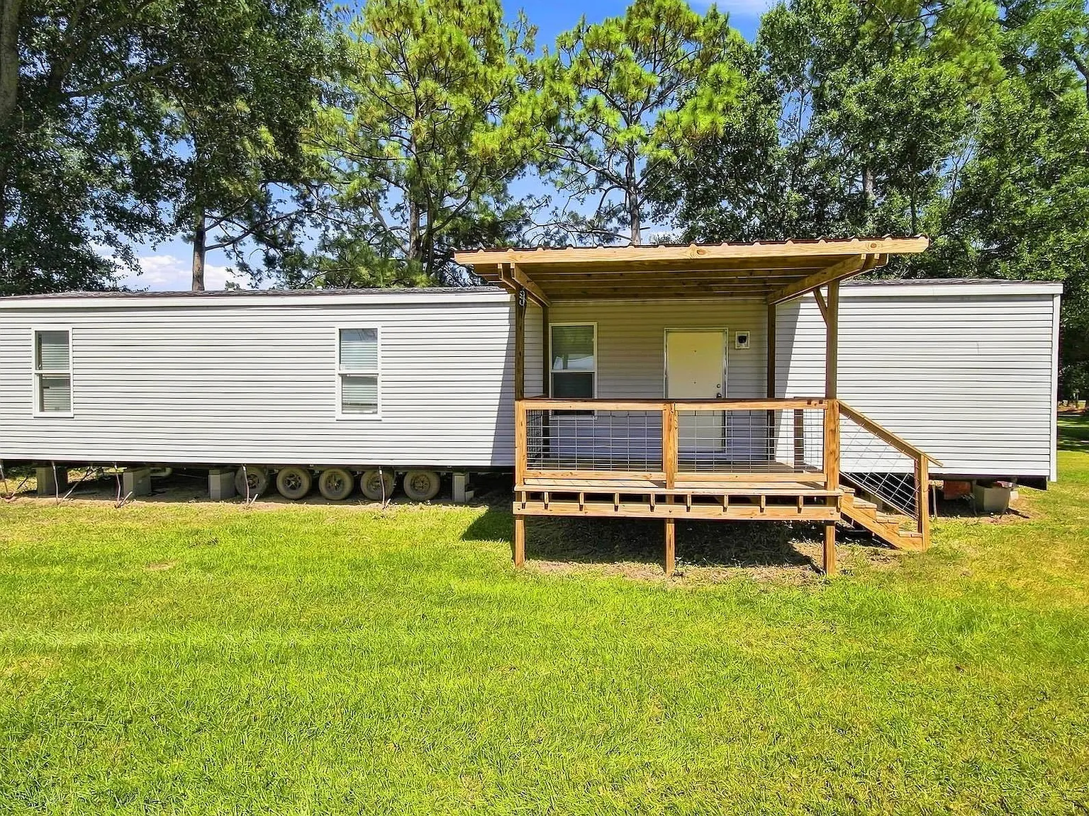 3 bed, 900 sqft, $1,200 — Photo 2