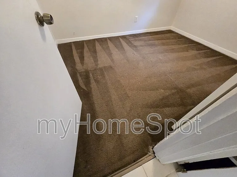 916 Twinbrook Ave — Photo 15