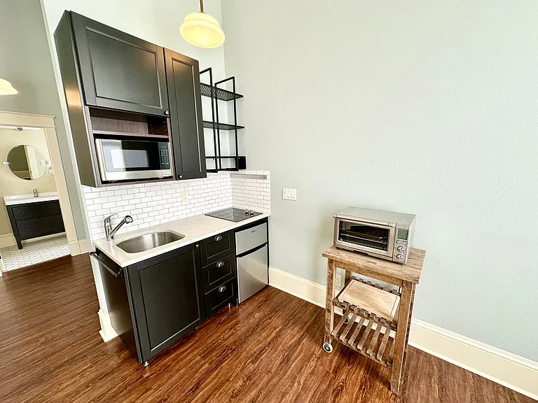 307 N Pearl St — Photo 7