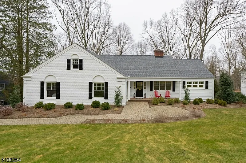 89 Sunset Dr photo 1