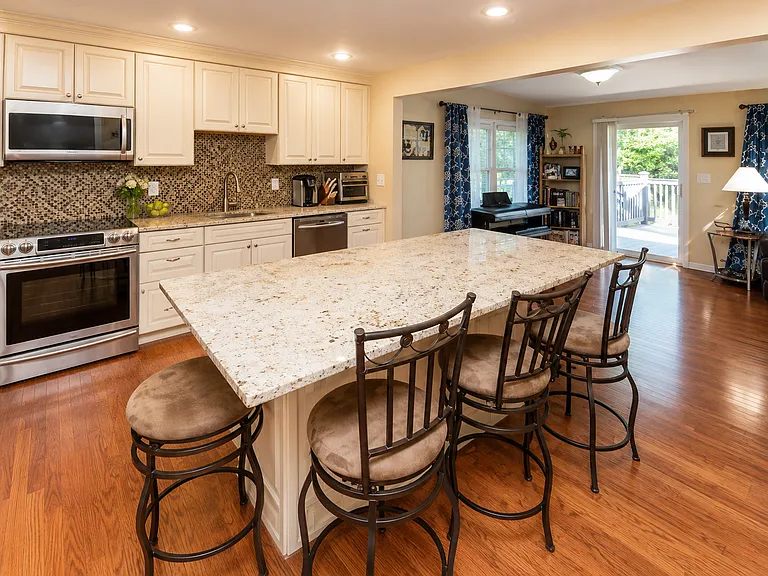 10 Roe Cir — Photo 5