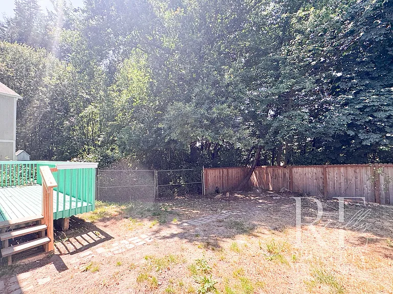 2090 NE Green Glen Ln — Photo 21