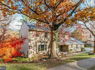 8412 Golden Aspen Ct, Springfield, VA 22153