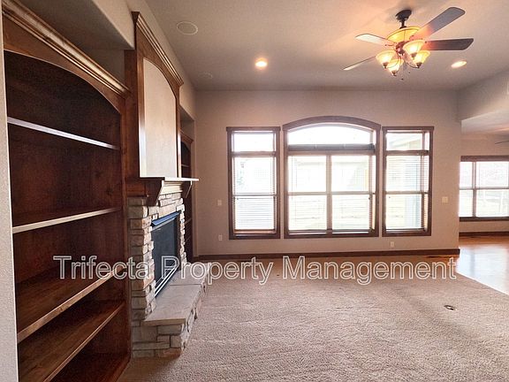 5th image of 1032 Hessen Dr
