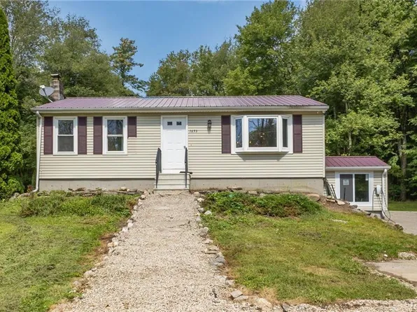 1653 Snake Hill Rd, Glocester, RI 02857