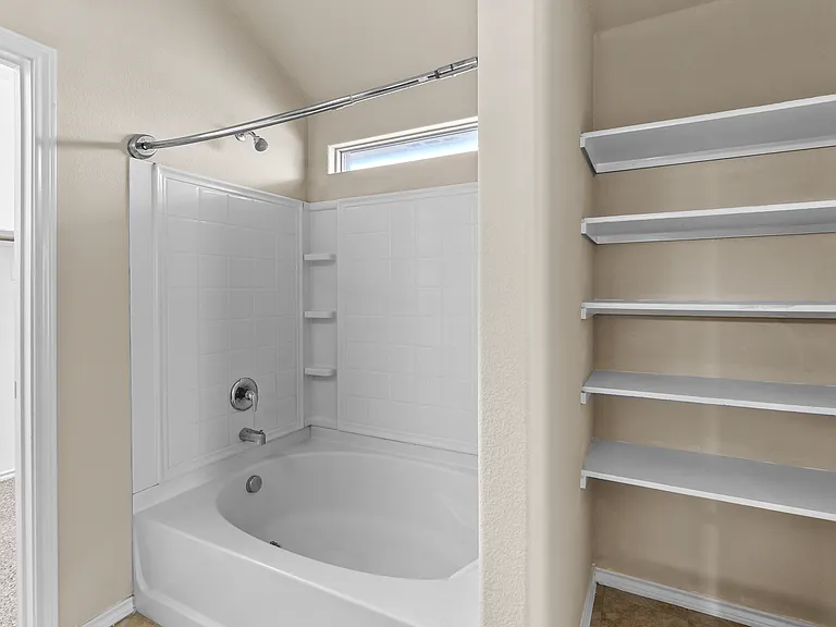 2517 Carolina Dr — Photo 22