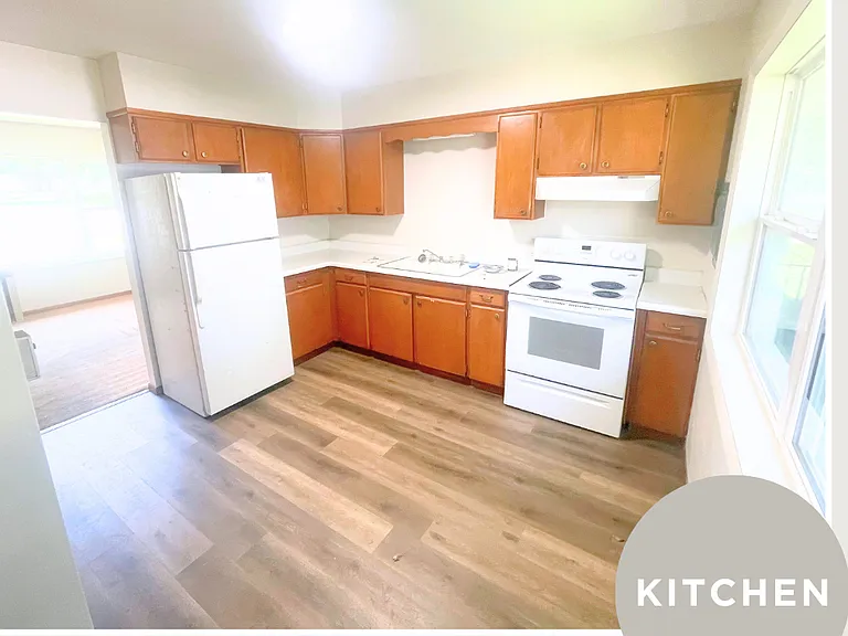 21 5th Ave NW #2 — Photo 2