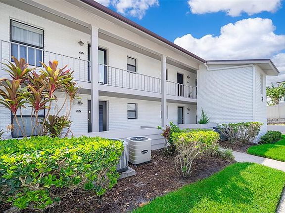 2nd image of 2932 Plaza Terrace Dr #2932