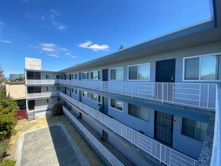 10th Avenue Apartments — Photo 11