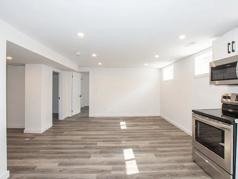 29 Westdale Dr — Photo 2