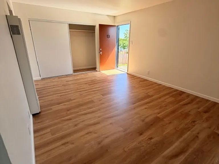 Dixon Townhouse — Photo 41