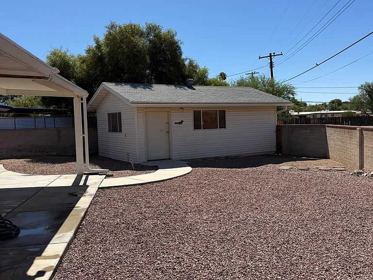 409 E Lawton St — Photo 11