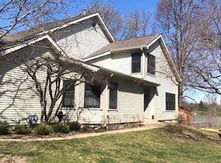 1067 N Auburn Woods Dr, Palatine, IL 60067