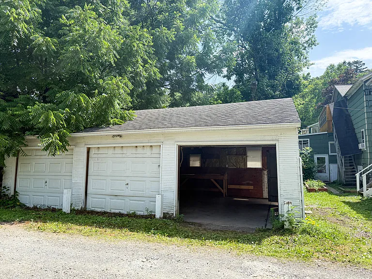 310 Farm St — Photo 14