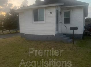 121 Manning Ave, Wood River, IL