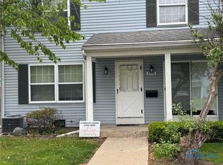 3776 Lakepointe Dr, Northwood, OH 43619