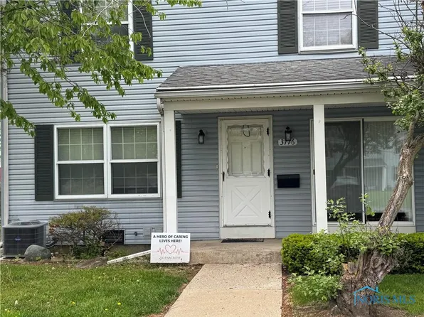 3776 Lakepointe Dr, Northwood, OH 43619