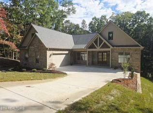102 Tanasi Dr, Loudon, TN 37774