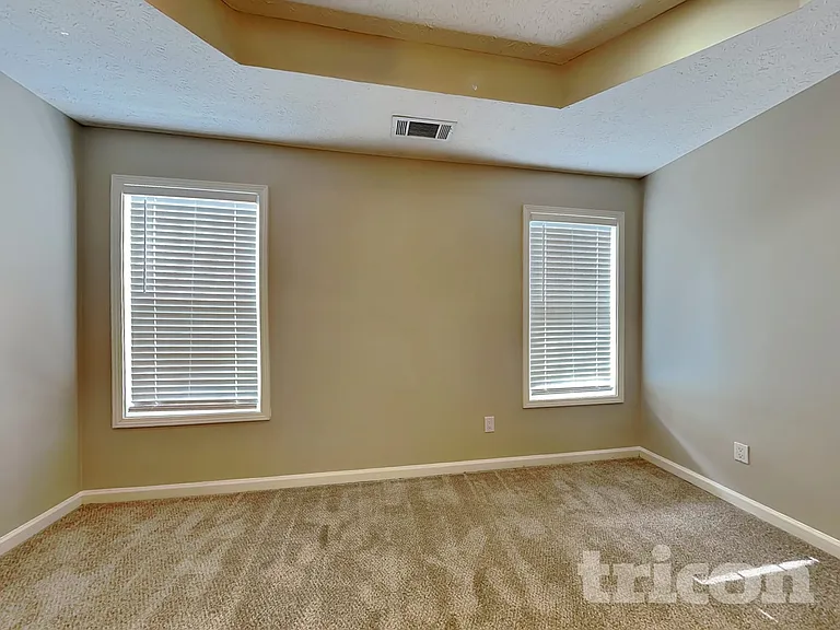 2051 Meadowglen Ln — Photo 13
