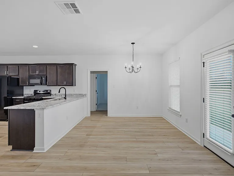 5300 Kramer Ct — Photo 8