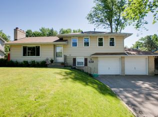 11825 Xavis St NW, Coon Rapids, MN 55433