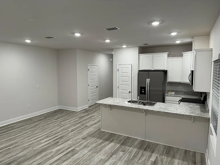 6332 Grove Park Dr — Photo 6