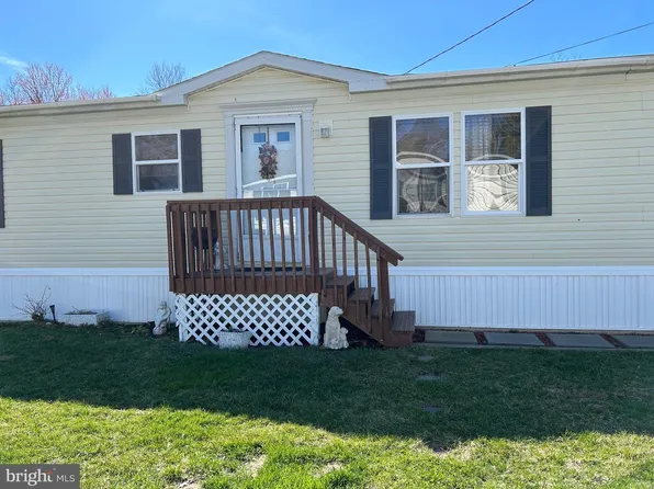 22 Finch St, Browns Mills, NJ 08015