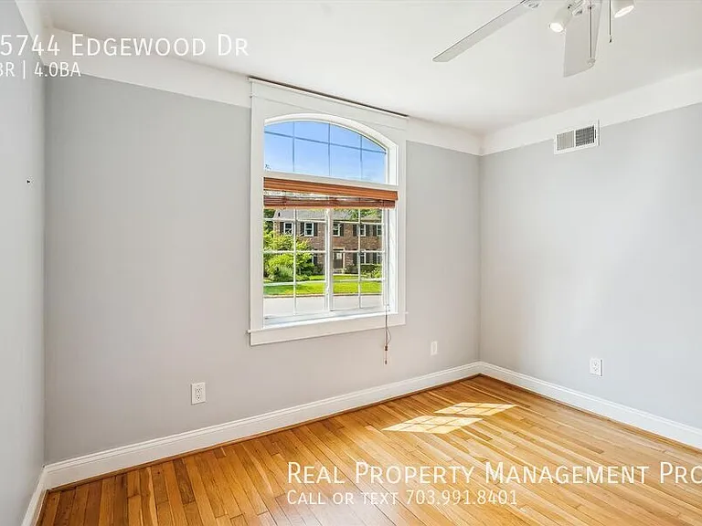 15744 Edgewood Dr — Photo 20