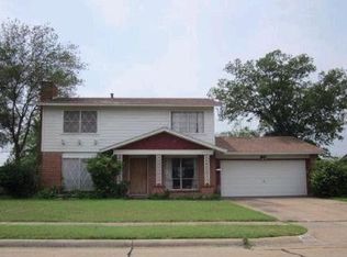 4002 Longleaf Dr, Garland, TX 75042