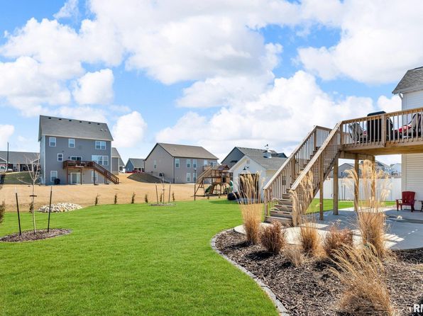 6997 Matthews Pass, Bettendorf, IA 52722