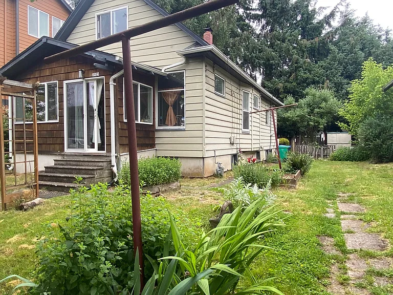 1025 N Church St — Photo 2