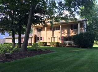 6401 Kings Pointe Rd, Grand Blanc, MI 48439