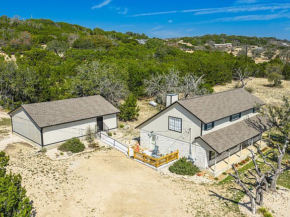 2nd image of 540 NE Stoney Brook Rd