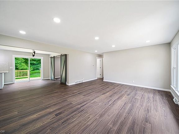 2nd image of 6766 Eastgate Dr