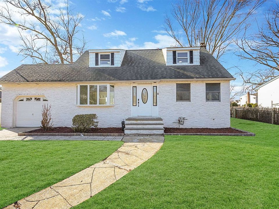 10 Linwood Pl, Massapequa Park, NY 11762 Zillow