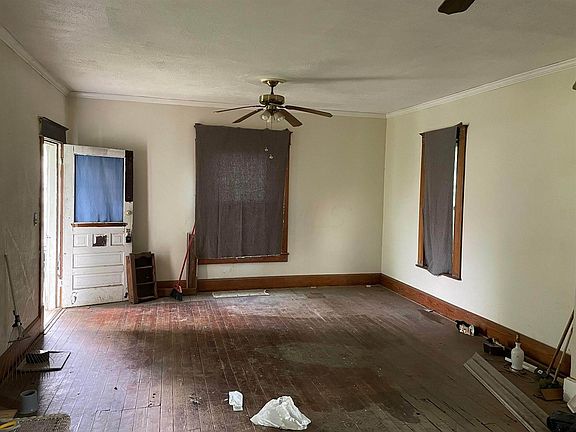 2nd image of 207 Fountain St