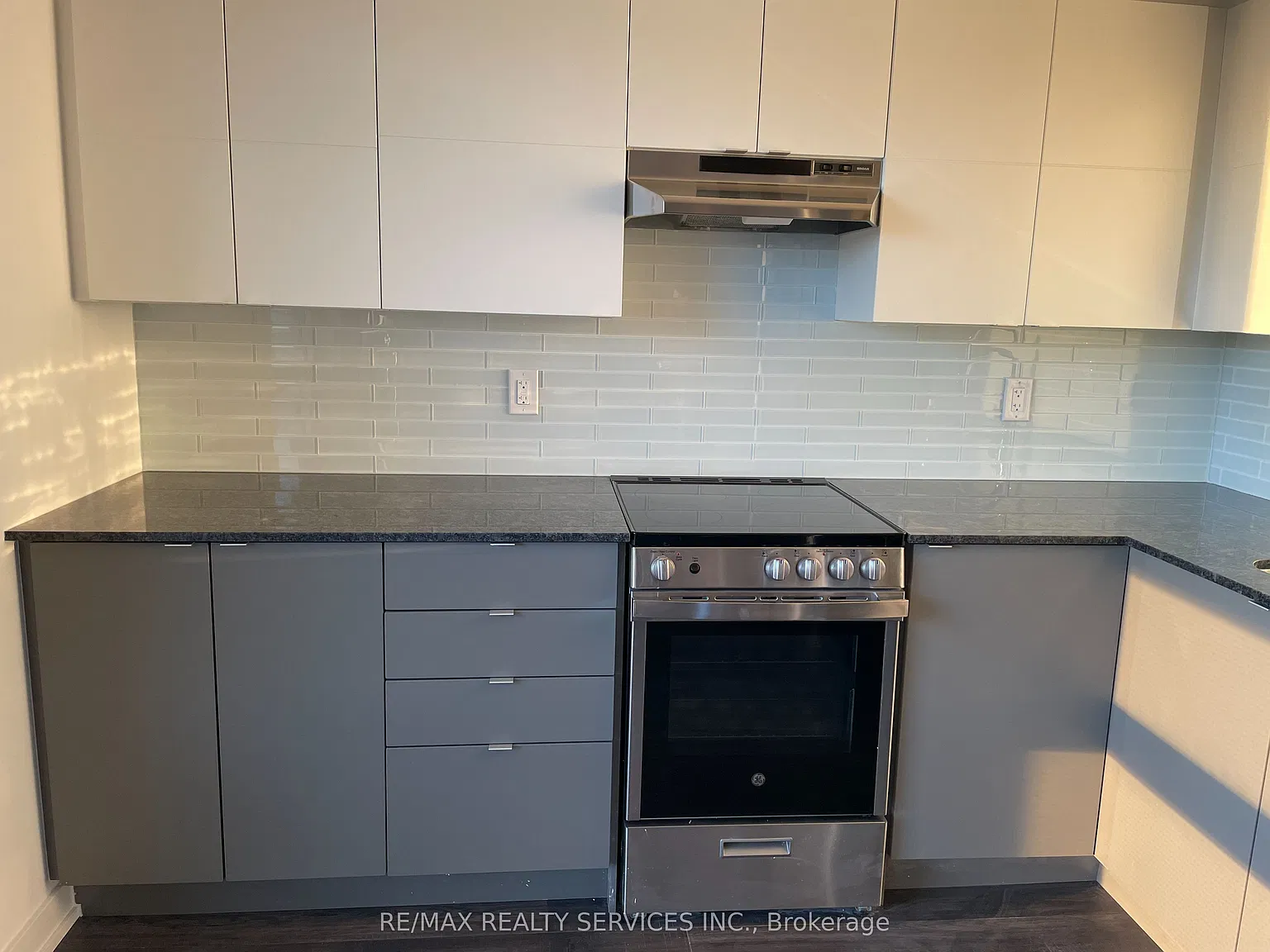 2 bed, $2,600 — Photo 4