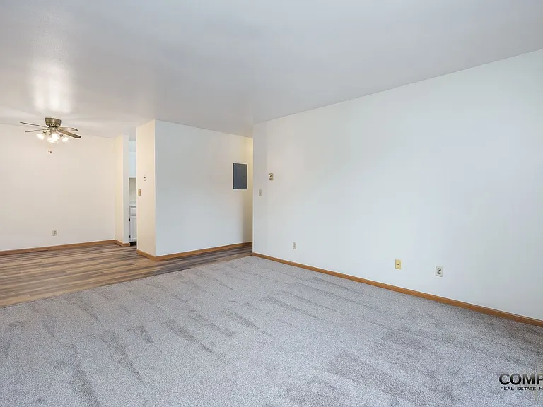 Half Moon Lake Apartments — Photo 30