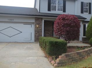 1960 Concord Dr, Downers Grove, IL 60516