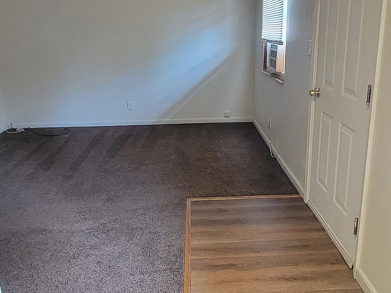 1503 Hobart Ave #6 — Photo 2