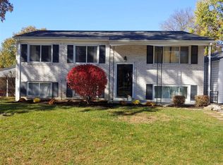 11851 Foxwood Dr, Maryland Heights, MO