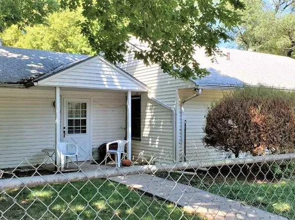 822 Cleary Dr, Junction City, KS 66441