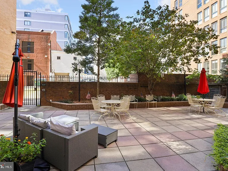1260 21st St NW #410 — Photo 24