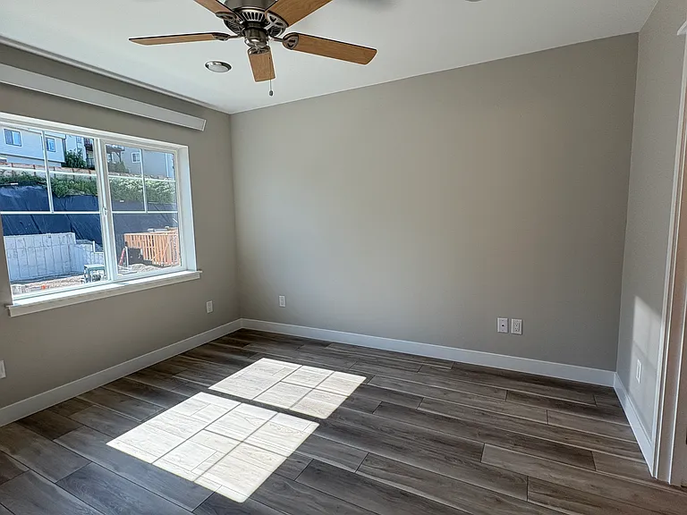 3623 Sussex Dr — Photo 6