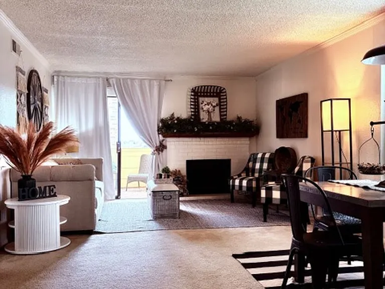 Quail Creek Apts. — Photo 12
