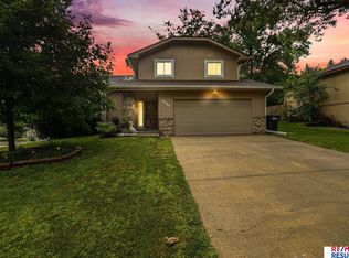 2251 N 128th Cir, Omaha, NE 68164