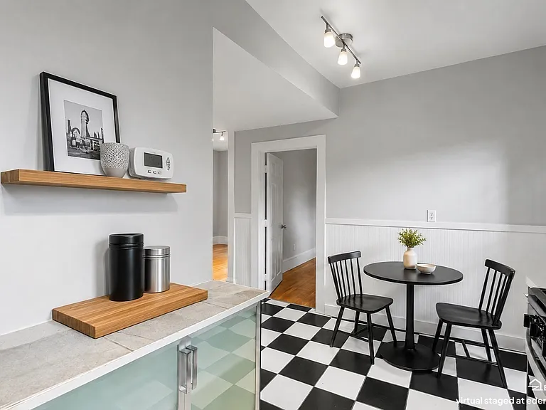 72 Mozart St — Photo 5