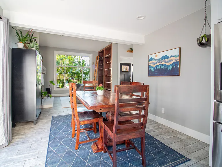 Granada Dr — Photo 18